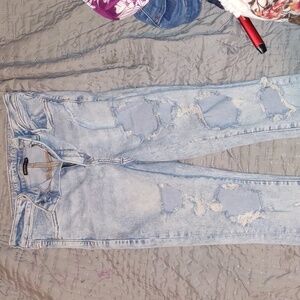 Women's American Eagle ripped light wash jeans